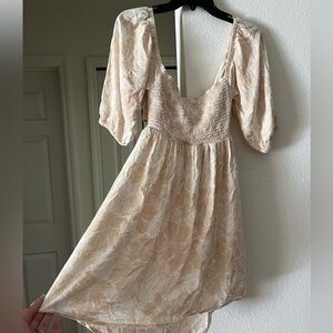 Roxy beige floral puff sleeve dress size m